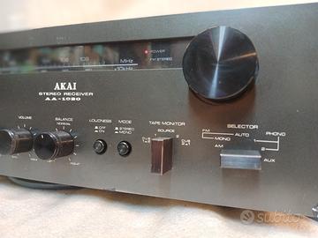 sintoamplificatore  akai  A A 1020