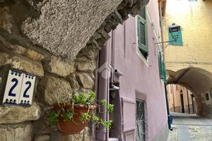 3 LOCALI A CASTELLARO