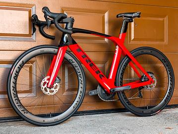 TREK MADONE SL 6 ⚫🔴