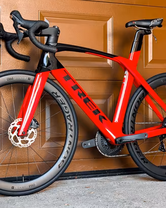 TREK MADONE SL 6 ⚫🔴
