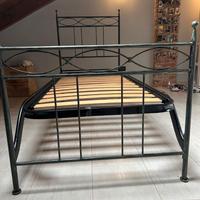 letto in ferro battuto doghe e materasso