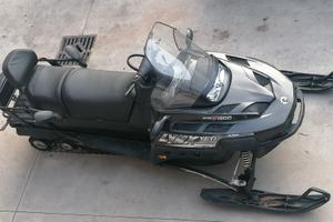 Motoslitta lynx 1300 4 tec