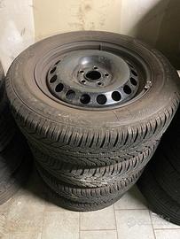 Kit Gomme invernali VW polo audi a1 Seat  Skoda