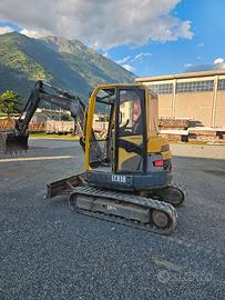 escavatore volvo ecr 38