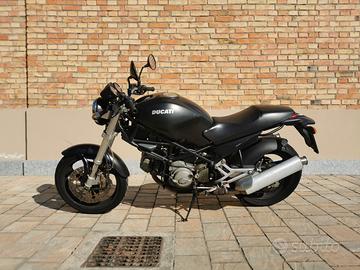 Ducati Monster 600 Dark