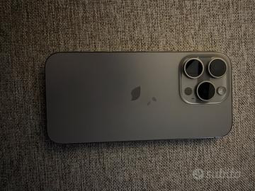 IPhone 15 pro Grigio Titanio