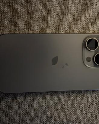 IPhone 15 pro Grigio Titanio