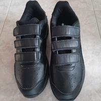 Scarpe Diadora con strappo