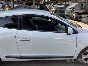 RENAULT MEGANE 2010 - PORTA ANTERIORE DESTRO