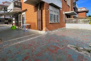 2 LOCALI A ARDEA