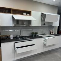 Cucina laminato bianca e in legno rovere