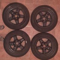 4 cerchi in ferro con gomme invernali