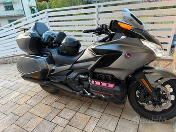 Honda Goldwing bagger 1800