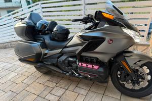 Honda Goldwing bagger 1800