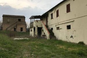 Rustico / Casale di 504 m² a Agugliano