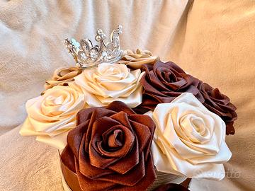 Scatola di rose fatta a mano con nastro di raso