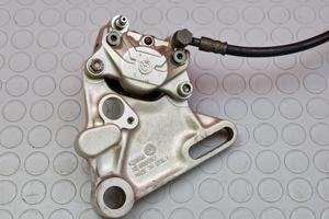 PINZA POSTERIORE APRILIA CAPONORD 1000 2003 2004 R