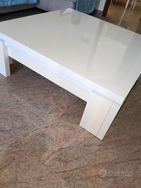 Tavolinetto bianco lucido