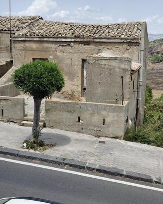 Casa indipendente con terreno