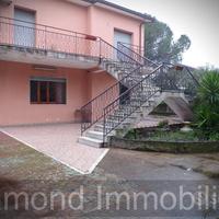 Villa singola 170mq con giardino a Pedara