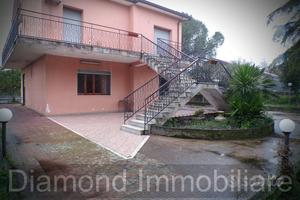 Villa singola 170mq con giardino a Pedara