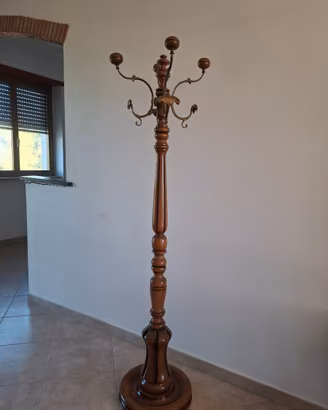 Appendiabiti da terra vintage in legno massello