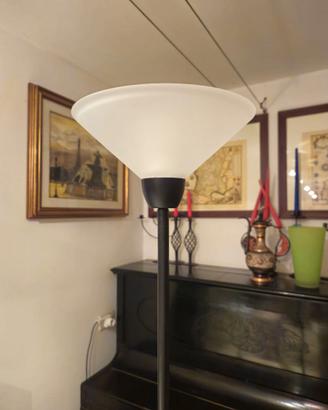 Lampada da terra a stelo