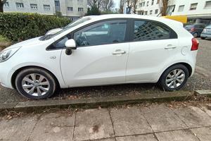 Kia rio 1200cc anno 2015