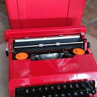macchina da scrivere Olivetti Valentino 