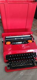 macchina da scrivere Olivetti Valentino 