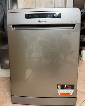 LAVASTOVIGLIE INDESIT