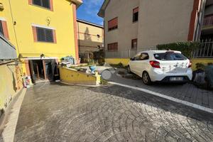 4 LOCALI A SAN CESAREO