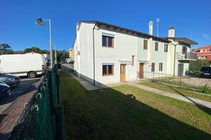 Villa di 126 m² con più di 5 locali e box auto a C