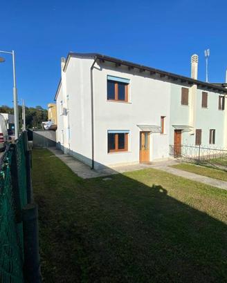 Villa di 126 m² con più di 5 locali e box auto a C