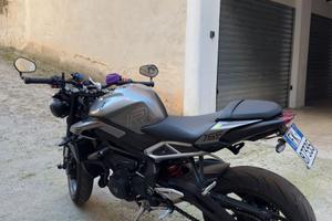 Triumph street triple 765 r