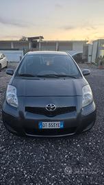 Toyota Yaris 1.0 5 porte Luxury pack