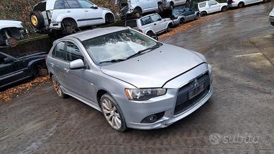 MITSUBISHI LANCER 2010 SOLO PER RICAMBI