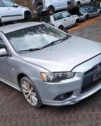 MITSUBISHI LANCER 2010 SOLO PER RICAMBI