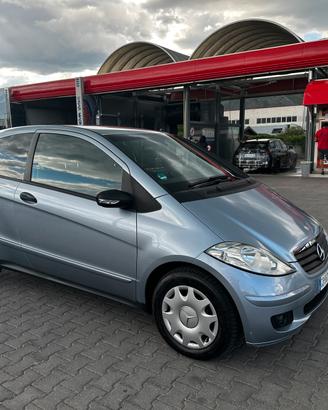 Mercedes classe A 160 coupe’ neopatentati