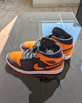 Air Jordan 1 mid SE