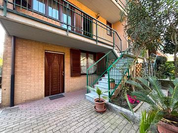 VILLA A SCHIERA A NONE