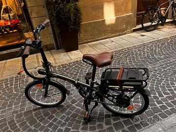 Bici elettrica a pedalata assistita pieghevole