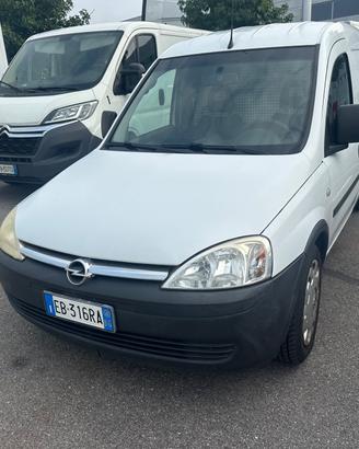 Opel compo benzina e metano
