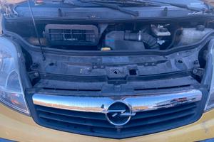 Motore OPEL VIVARO G9U 2.5