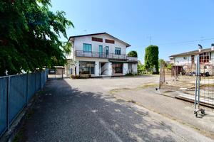 CASA SEMINDIPENDENTE A LATISANA