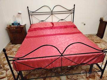 Elegante Letto Matrimoniale in Ferro Battuto