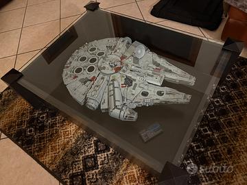 Lego Millennium Falcon 75192 con tavolo in legno