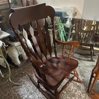 Dondolo in legno massello – Stile classico