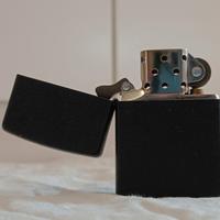 Zippo originale Black Crackle 2004