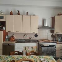 Cucina componibile con elettrodomestici